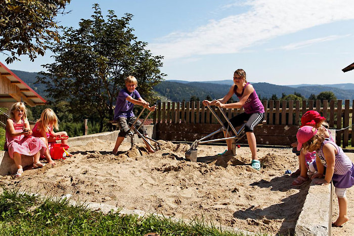 Spielplatz Urlaub mit Kindern im Bayerischen Wald